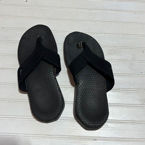 Nike Shoes Black Nike Flip Flops Size 7 Womens Poshmark